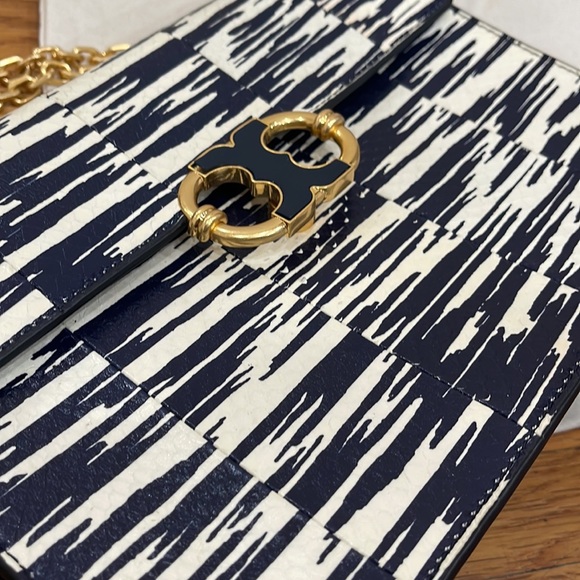 TORY BURCH - Gemini Link Snake Ladies Medium Leather Chain Shoulder Bag - Picture 5 of 17